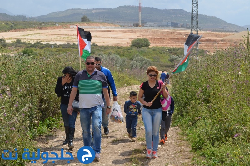 توافد الجماهير العربيّة الى قرية الحدثة المهجرة للمشاركة في مسيرة العودة الـ18